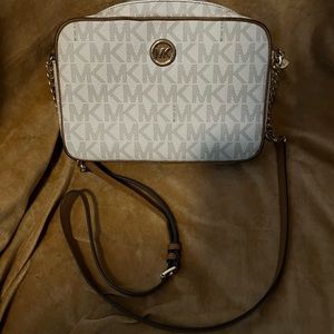 Michael Kors Chain crossbody